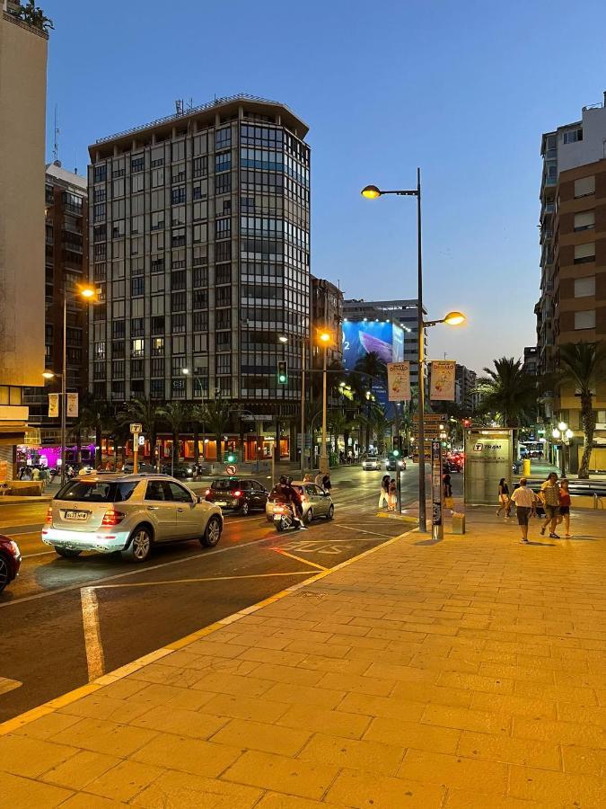 Piso Casco Histórico Alicante Exterior foto